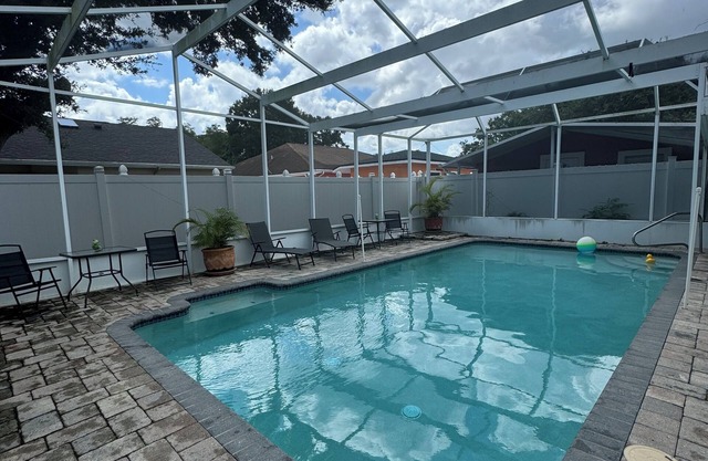 Welcome to our charming studio, perfectly located near Tampa Bay's attractions.