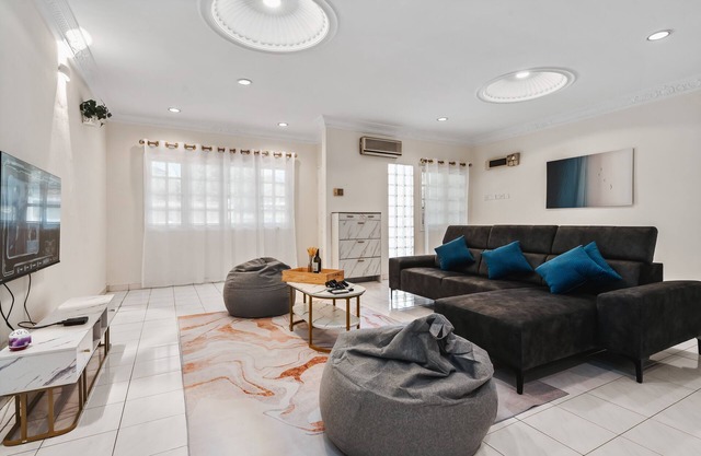 WELCOME TO OUR MINIMALIST HOME 20MINS AWAY FROM KLCC !