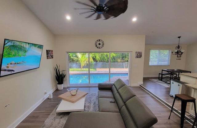 WELCOME TO OUR POOL HOUSE AND COZY STAY FOR A PERFECT FAMILY VACATION IN FLORIDA