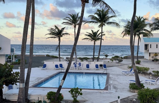 Welcome to Puerta Azul! Newly remodeled oceanside retreat, beach, pool and deck.