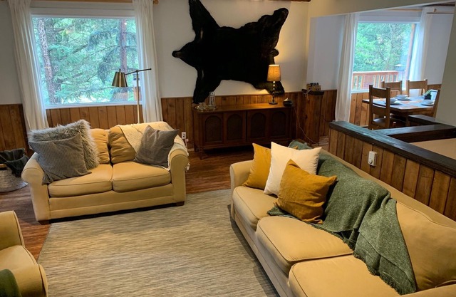 Welcome to Skala Lodge 4BR, 4Season, 4Family fun