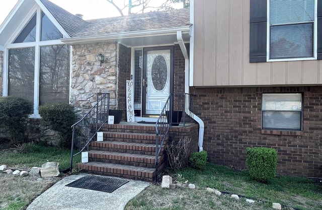 Welcome to this lovely 3 bedroom home near access to all the city has to offer.