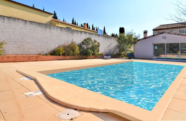 Welcome to this spacious and family friendly cottage with beautiful garden.