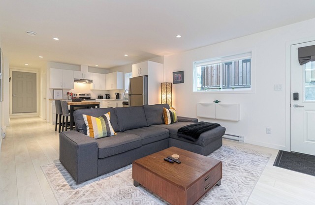 Welcome to your cozy home away from home just 25 minutes from downtown Victoria!