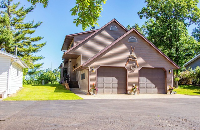 Welcome to your perfect getaway on the serene shores of Lake Eau Claire!