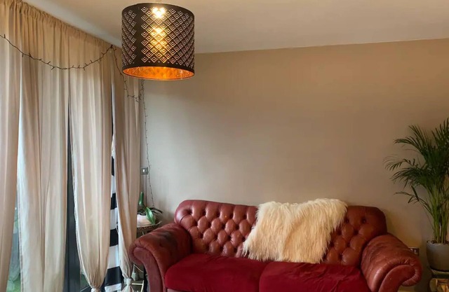 Welcoming 2BD Flat with balcony- Rotherhithe