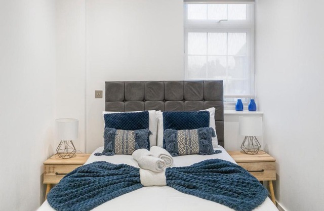 Welcoming and Spacious Apartment- Excellent Location