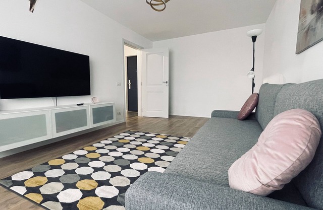 Welcoming apartment with AC in vibrant Bucharest