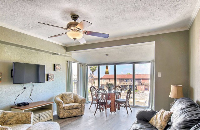 Well-Equipped Waterfront Condo with Pools & Dock - Family-Friendly