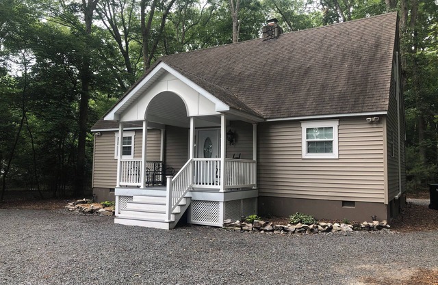 Well shaded relaxing retreat with Bethany Beach only 5.3 miles away!