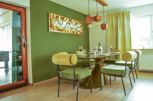 Wellness & Fun am Bodensee - mit Pool, Kino, Tischkicker und Terrasse