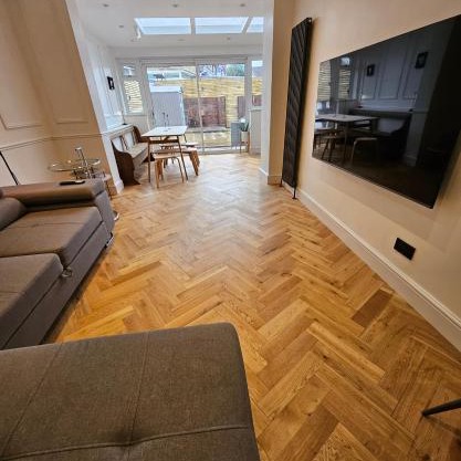 Wembley London lovely 6 bed House sleeps up to 14