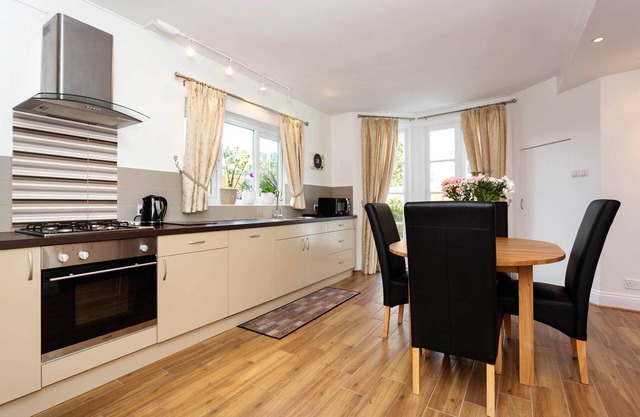 West Hampstead Comfort, by Veeve