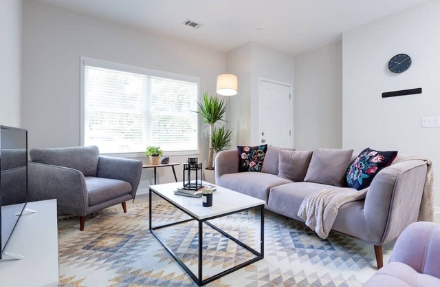 West Midtown 2BR (1st Floor) w/Free parking