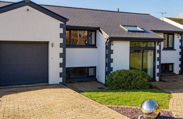 Westport Avenue - Three Bedroom House, Sleeps 7