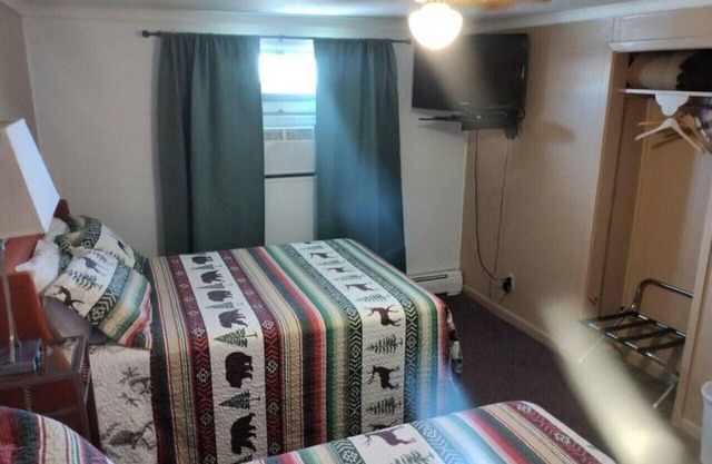 Whetstone Bay Lodge Room 3 - Sleeps 3