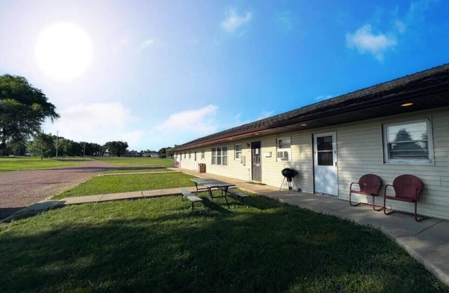 Whetstone Bay Lodge Room 5 - Sleeps 2 · Whetstone Bay Lodge Room 5 - Sleeps 2