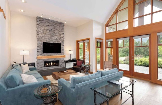 Whistler townhome w/hot tub & fireplace