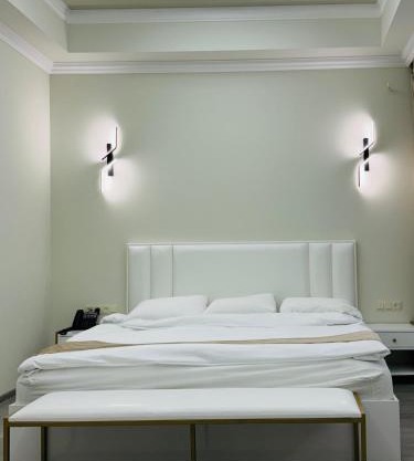WHITE HOTEL GYUMRI