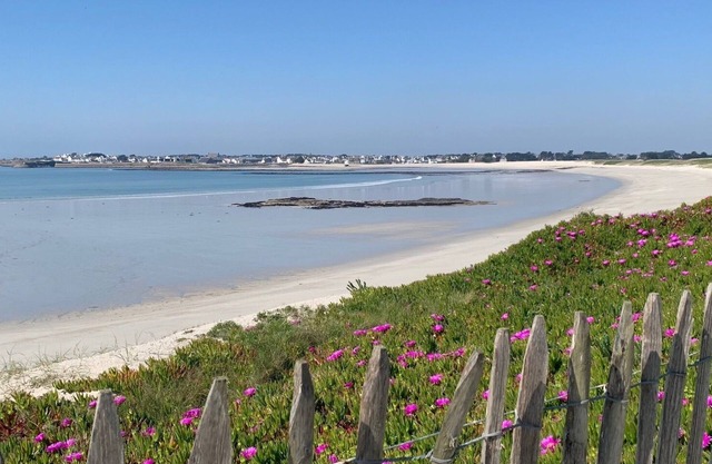 White sand house with sea view, 100m from the beach!