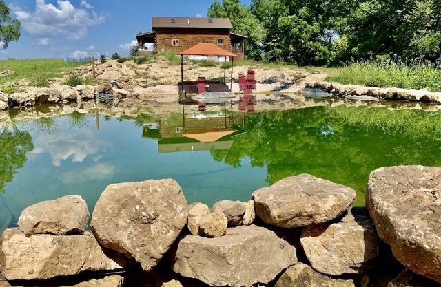 Whitetail Ridge Log Cabin w/Hot Tub Jacuzzi