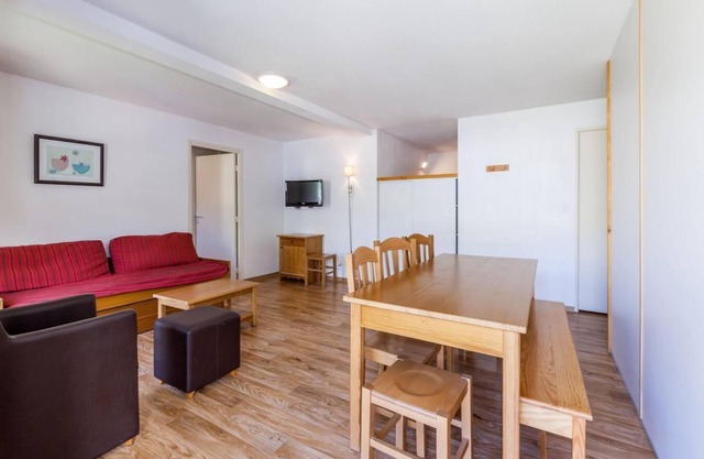 Wifi, 50m from shops, fitness, swimming pool, sauna, hammam, balcony, tv, ski locker, 34-45m²