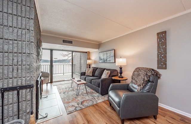 Will O' The Wisp 201B: Lakefront One Bedroom Condo with 2 Balconies, Peaceful La
