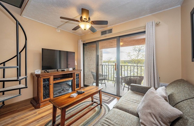 Will O' The Wisp 711H: Lakefront Studio Loft Condo with Private Balcony, Free WI