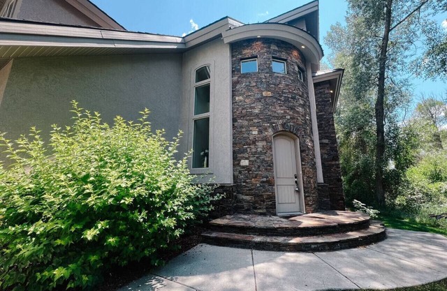 Willow Creek Retreat on Ski Hill Rd