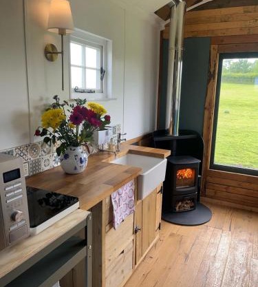 Wiltshire Weavers Hut