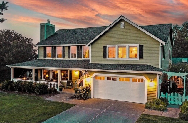 Windrush House · Summer Sale! Hot Tub. Grill. Views.