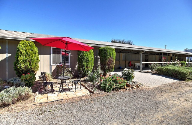 Wine Country Ranch Escape - Unplug, live by horses on a real ranch, close to wineries!