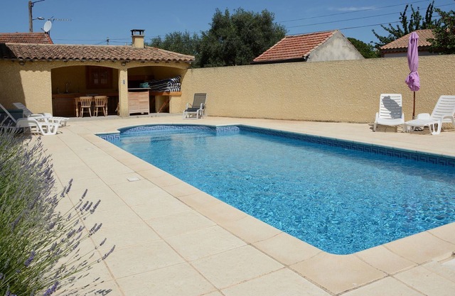 Winegrowers House with Pool in Languedocienne Village surrounded by vineyards