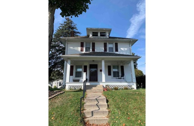 Wittenberg Stadium 3-bed 2-bath Residential Home