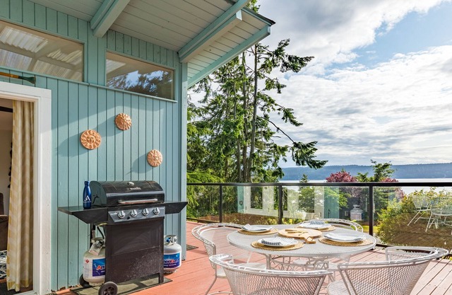 Wolf Beach Cottage - Newly Remodeled