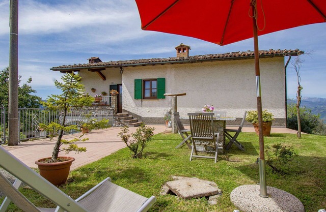 Wonderful private villa for 4 people with WIFI, A/C, TV, terrace and pets allowed