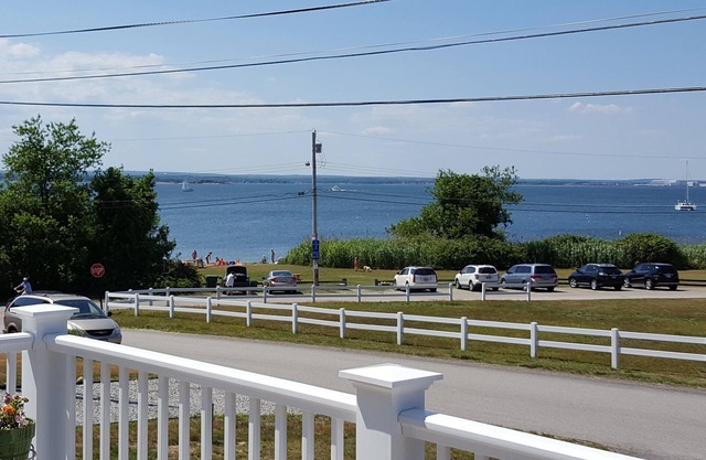 Wonderful Beach House w/AC - Across From Head's Beach
