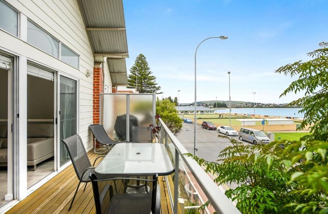 Wonderful Central Location Sea Views