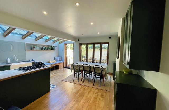 Wonderful Family Home next to Clapham Common Sleeps 6