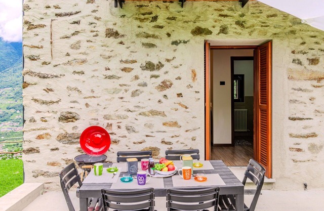 Wonderful private villa for 5 guests with WIFI, TV, balcony and pets allowed