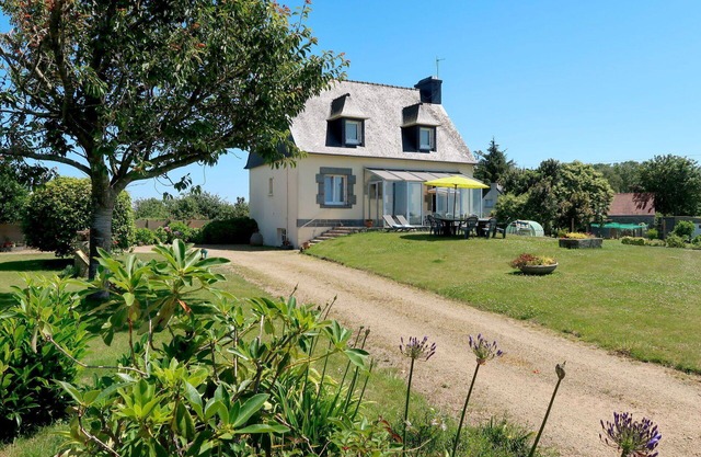 Wonderful private villa for 7 guests with WIFI, TV, pets allowed and parking