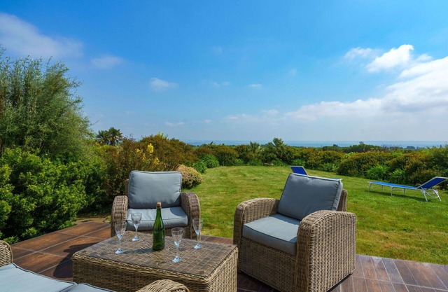 Wonderful private villa for 6 people with WIFI, TV, terrace, pets allowed and parking