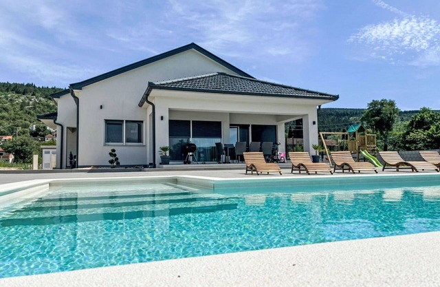 Wonderful private villa with A/C, private pool, WIFI, TV, terrace, panoramic view and parking