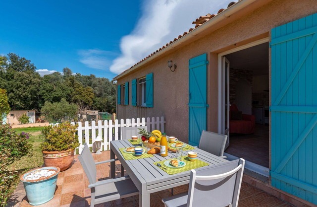 Wonderful private villa for 4 people with A/C, WIFI, TV and terrace