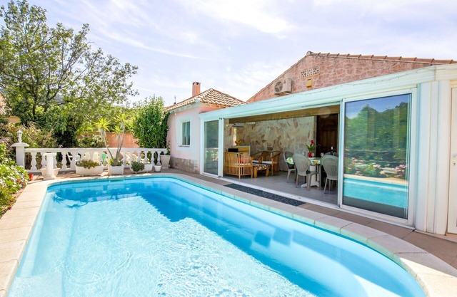 Wonderful private villa for 6 guests with private pool, A/C, WIFI, TV, terrace and pets allowed