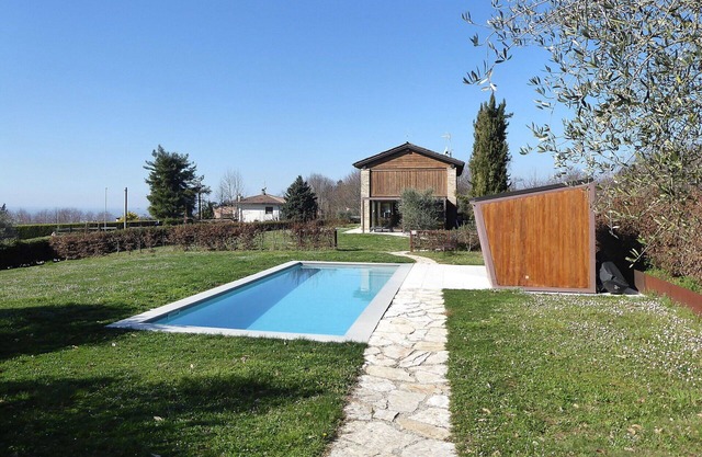 Wonderful private villa with private pool, sauna, A/C, hot tub, WIFI, TV and pets allowed