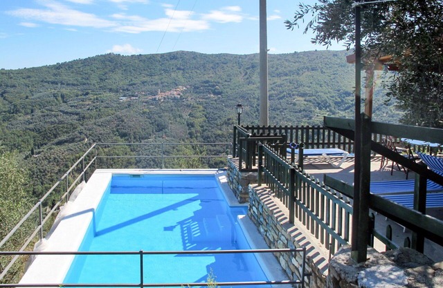 Wonderful private villa with private pool, WIFI, TV, terrace, pets allowed, panoramic view, parking