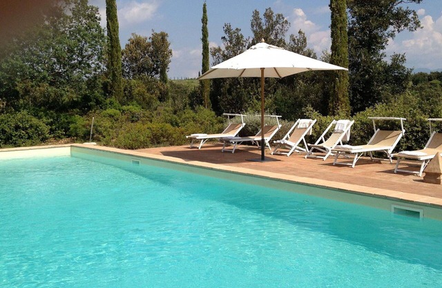 Wonderful private villa for 16 guests with private pool, A/C, WIFI, TV, panoramic view and parking