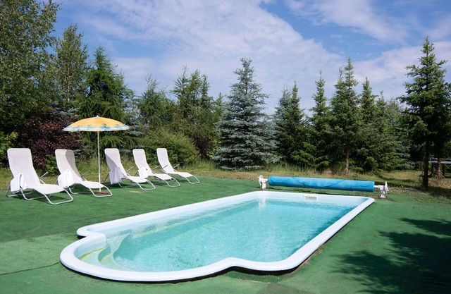 Wonderful private villa for 8 guests with private pool, WIFI, TV, terrace, pets allowed and park.