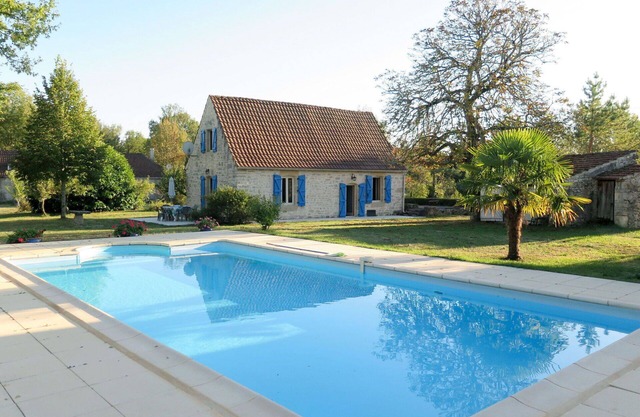 Wonderful private villa for 6 guests with WIFI, private pool, TV, terrace, pets allowed and park.